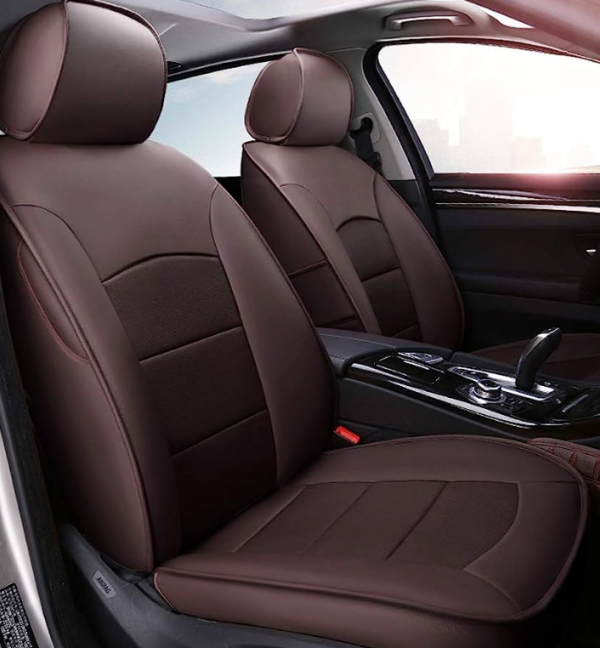 Jok mobil dengan bahan kulit perforasi